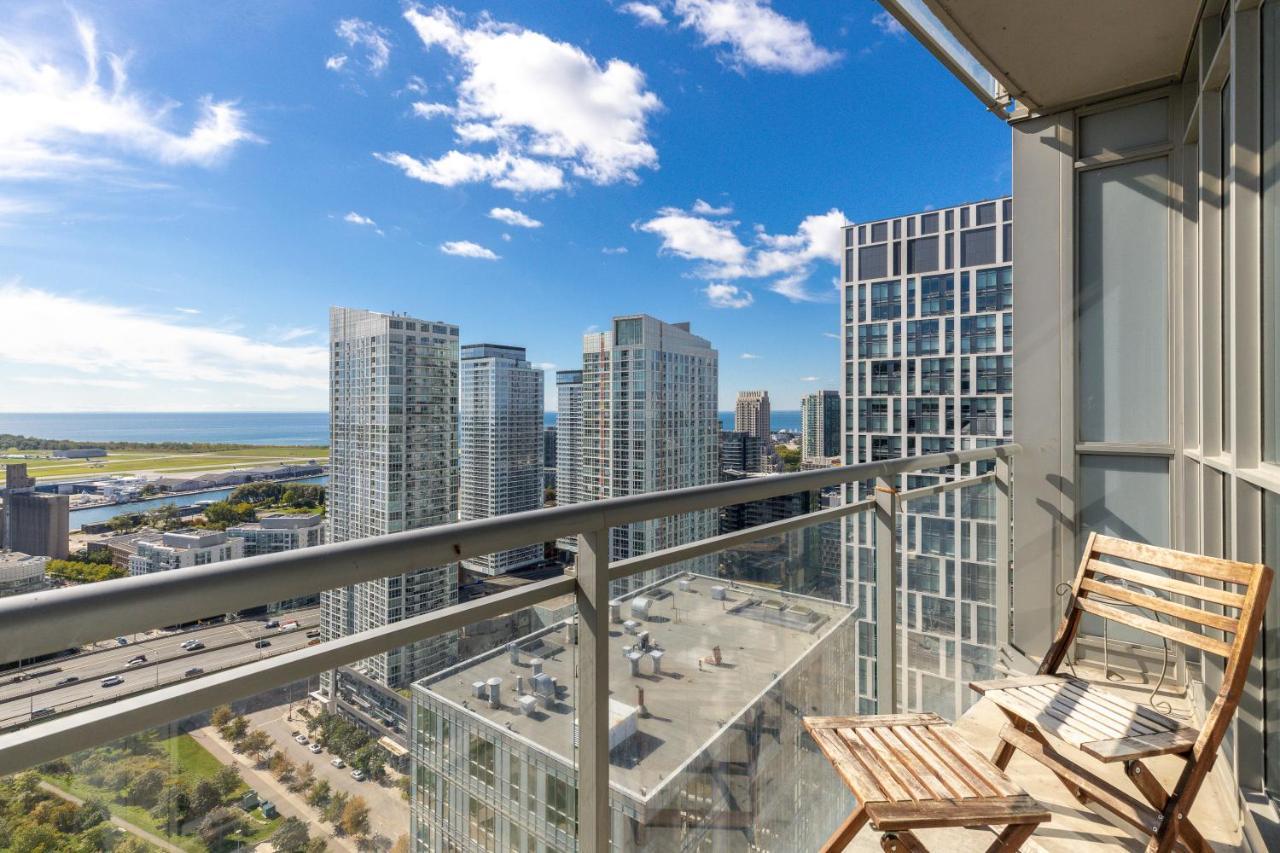 Modern Luxury Condo - Views トロント エクステリア 写真